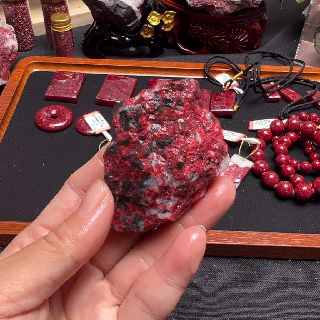 曾***昕天然辰砂天然朱砂原石毛料