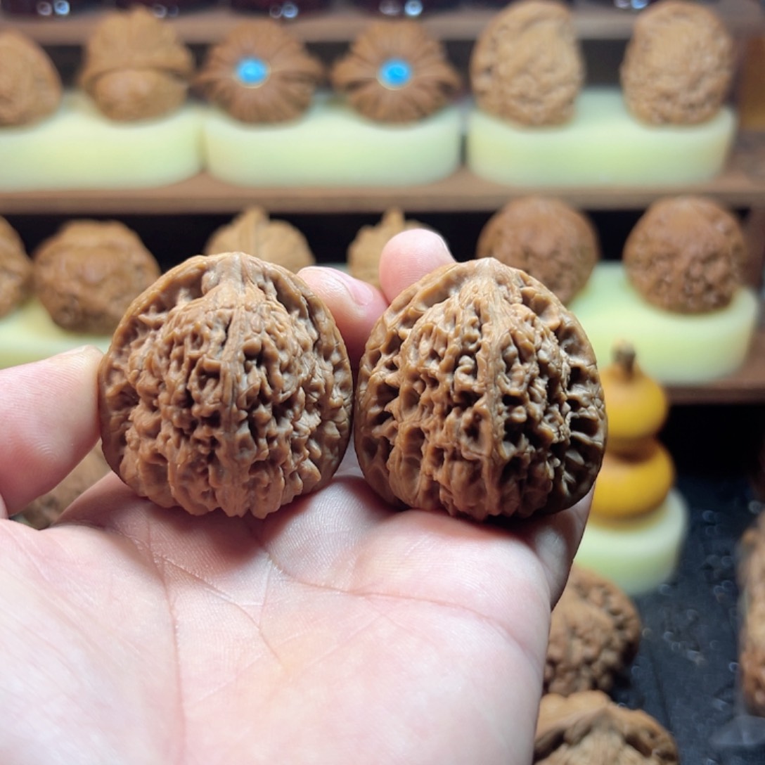 【闪购商品】文玩核桃吊坠?*-三角南疆石