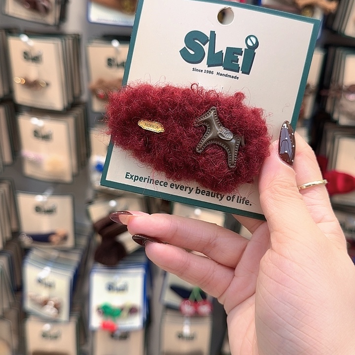 红色毛毛马掰掰夹