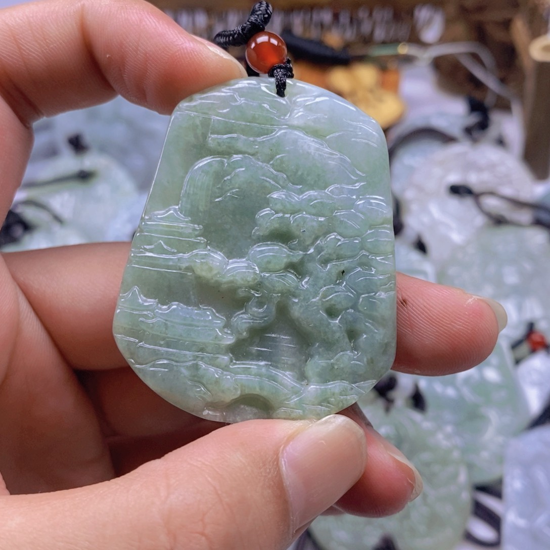 翡翠颈饰未镶嵌翡翠