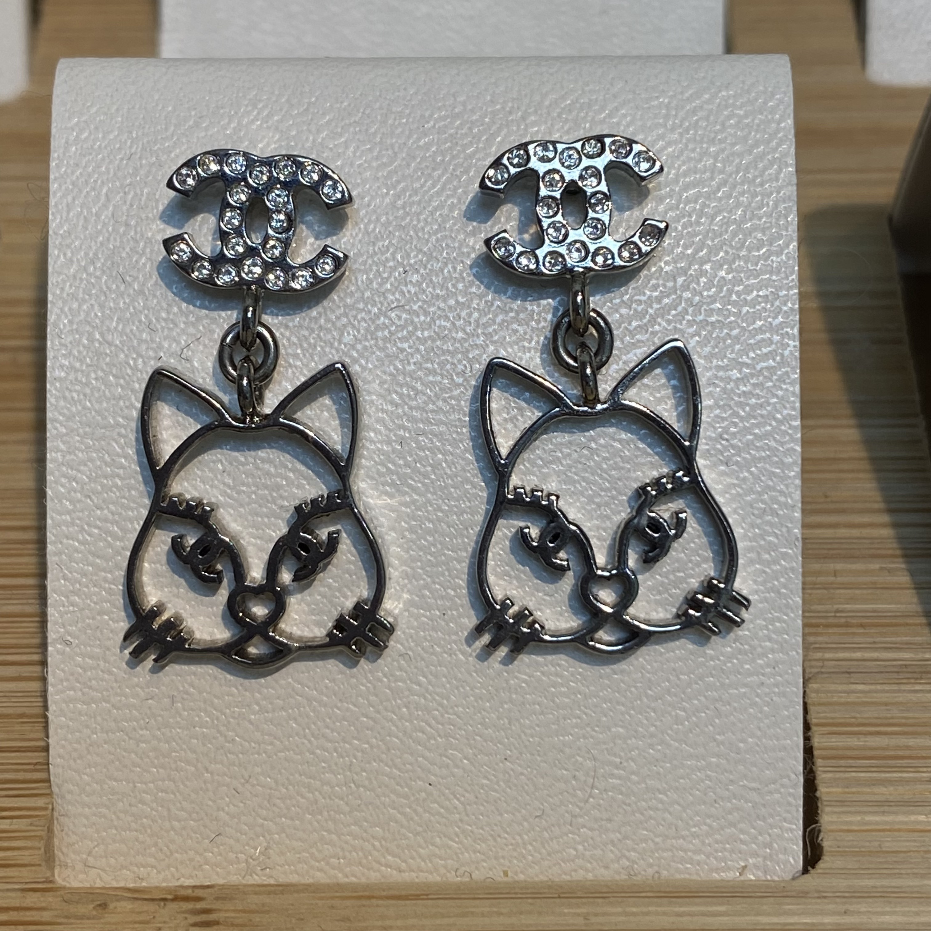 99新 Chanel/香奈儿 双C满钻可爱猫猫镂空耳钉16K/HS0008