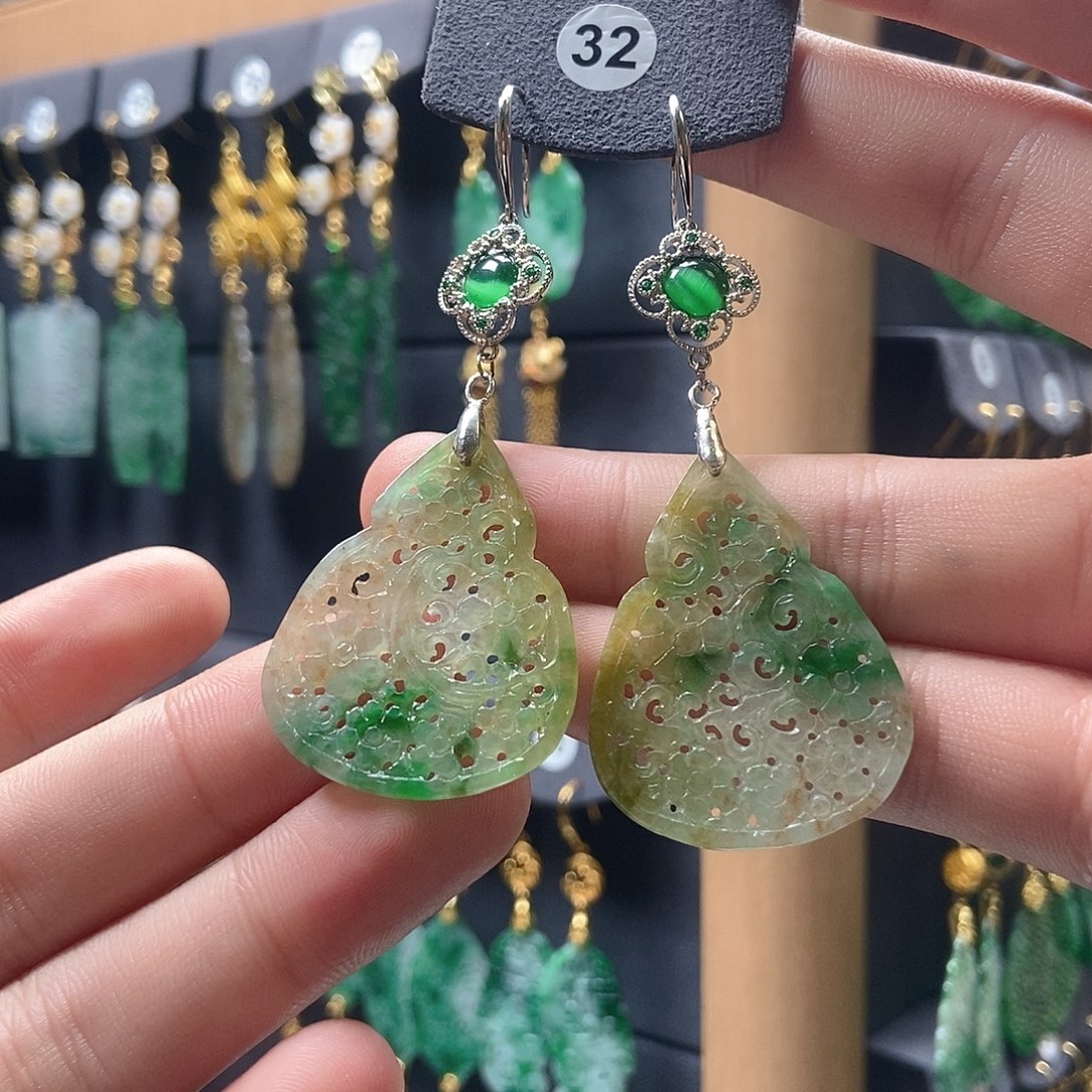 翡翠未镶嵌耳饰翡翠