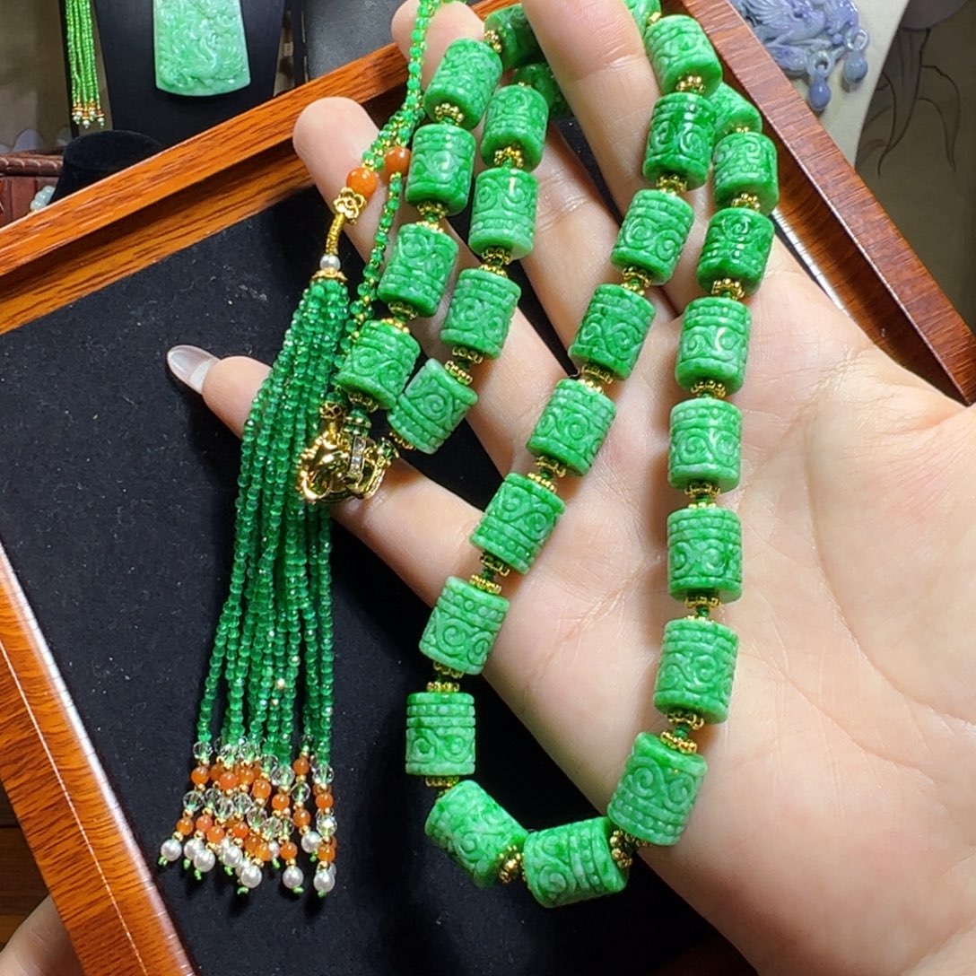 翡翠未镶嵌毛衣链辣绿桶珠项链