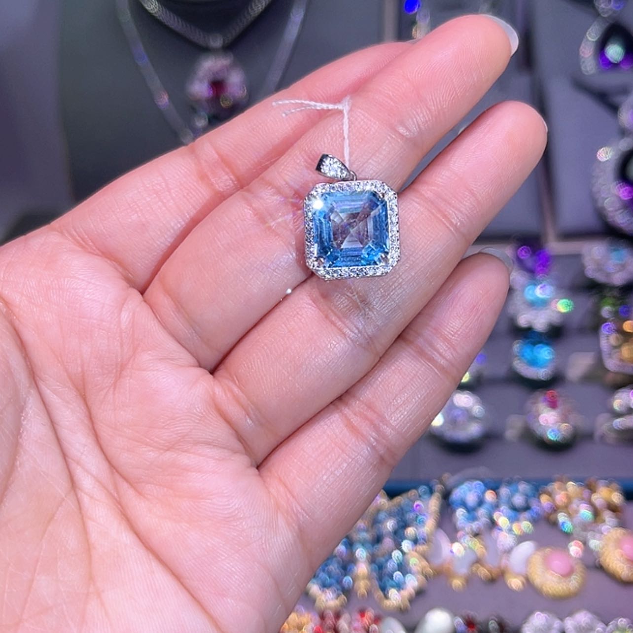 【闪购商品】托帕石吊坠(赠链)银S925镶嵌