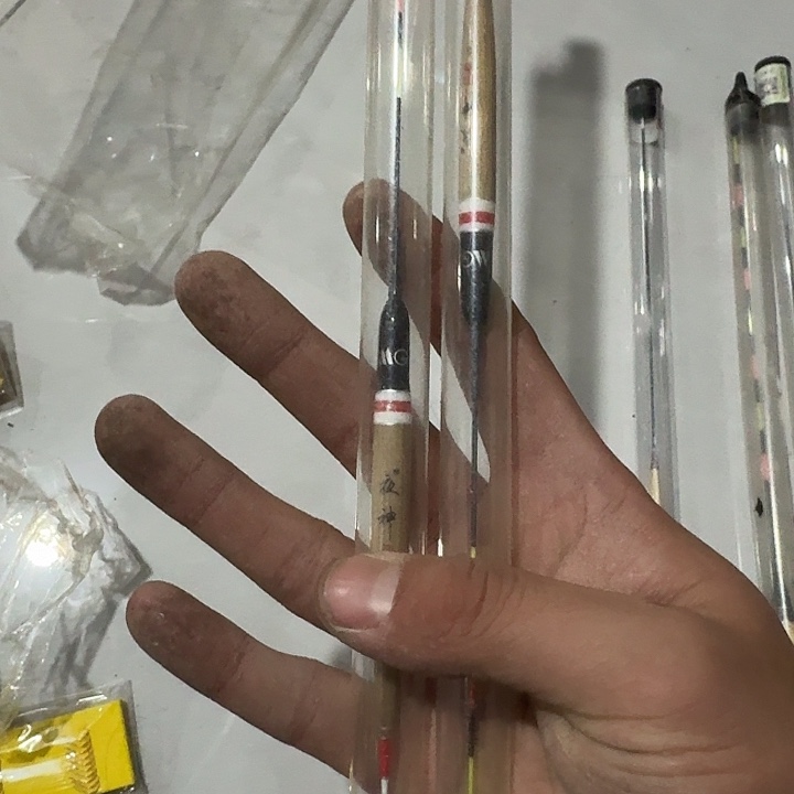 茹***0夜神芦苇夜光漂2.1克两支