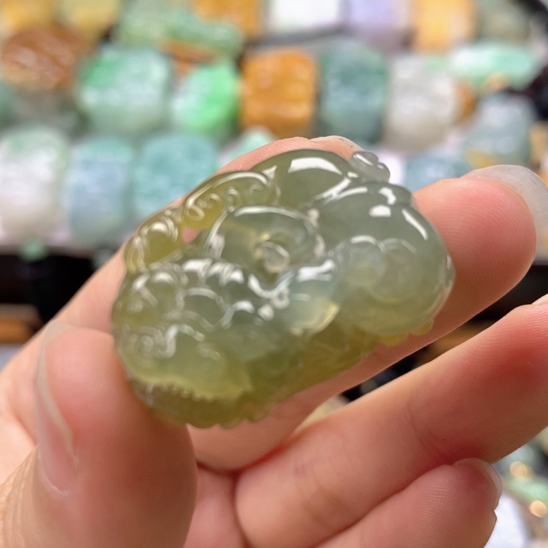 翡翠未镶嵌颈饰翡翠