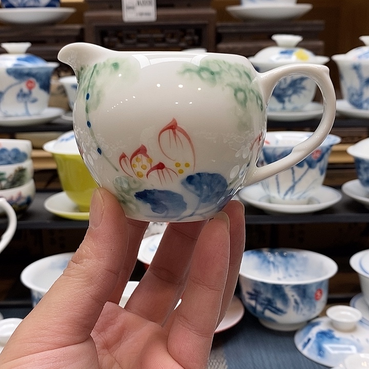 手绘微瑕荷花公杯