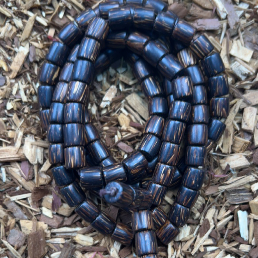 36 福来精选文玩沉香木作手串9mm左右