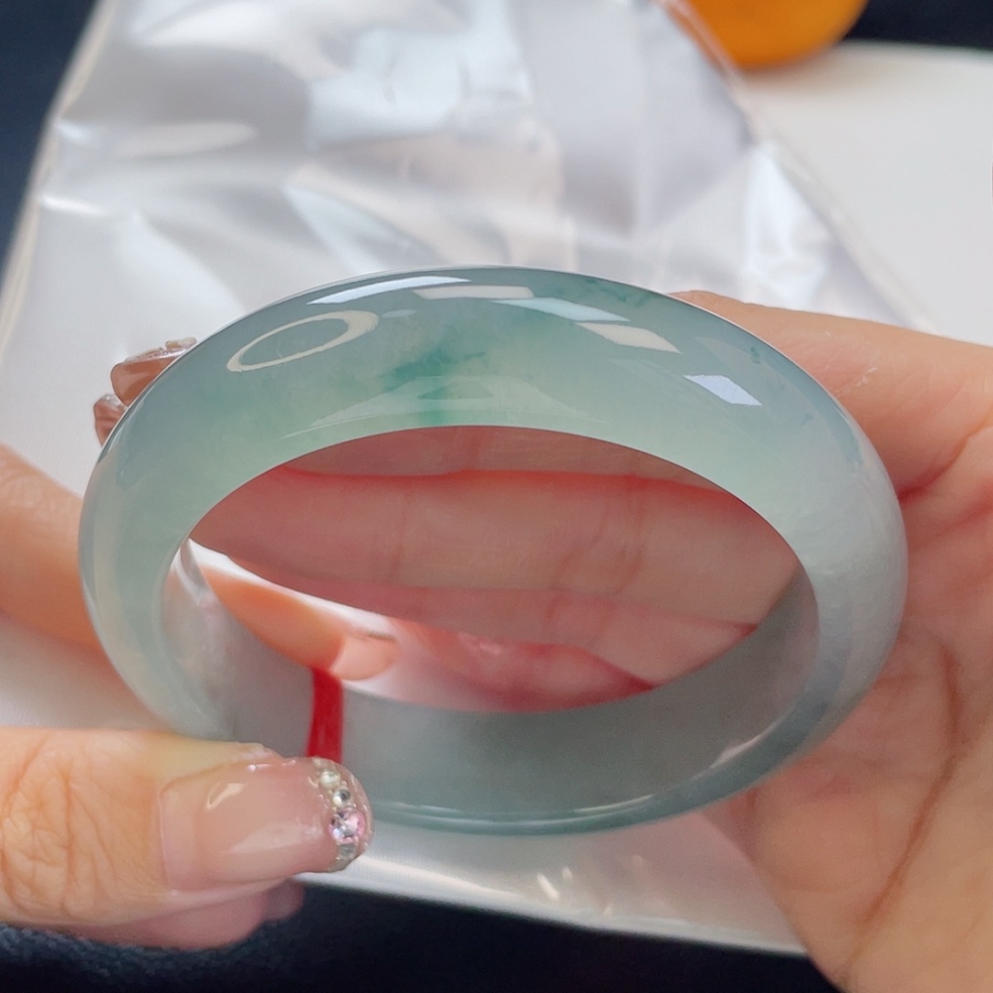 翡翠手镯未镶嵌大***?57-14-8.5 炸光冰飘花