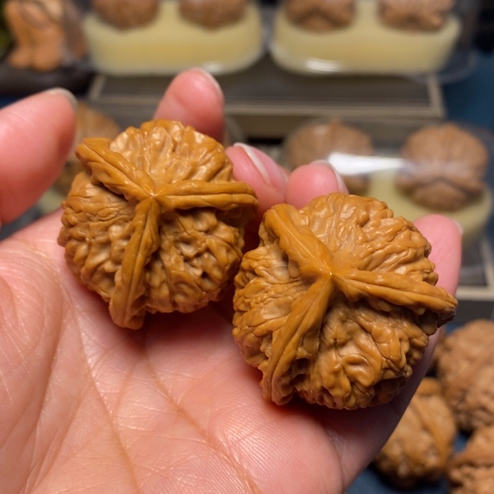 【闪购商品】文玩核桃把件火麒麟三棱