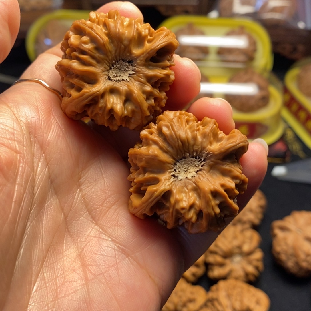 k****桃核把件39龙门涧