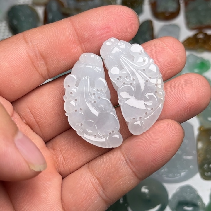 紫***月翡翠未镶嵌颈饰貔貅