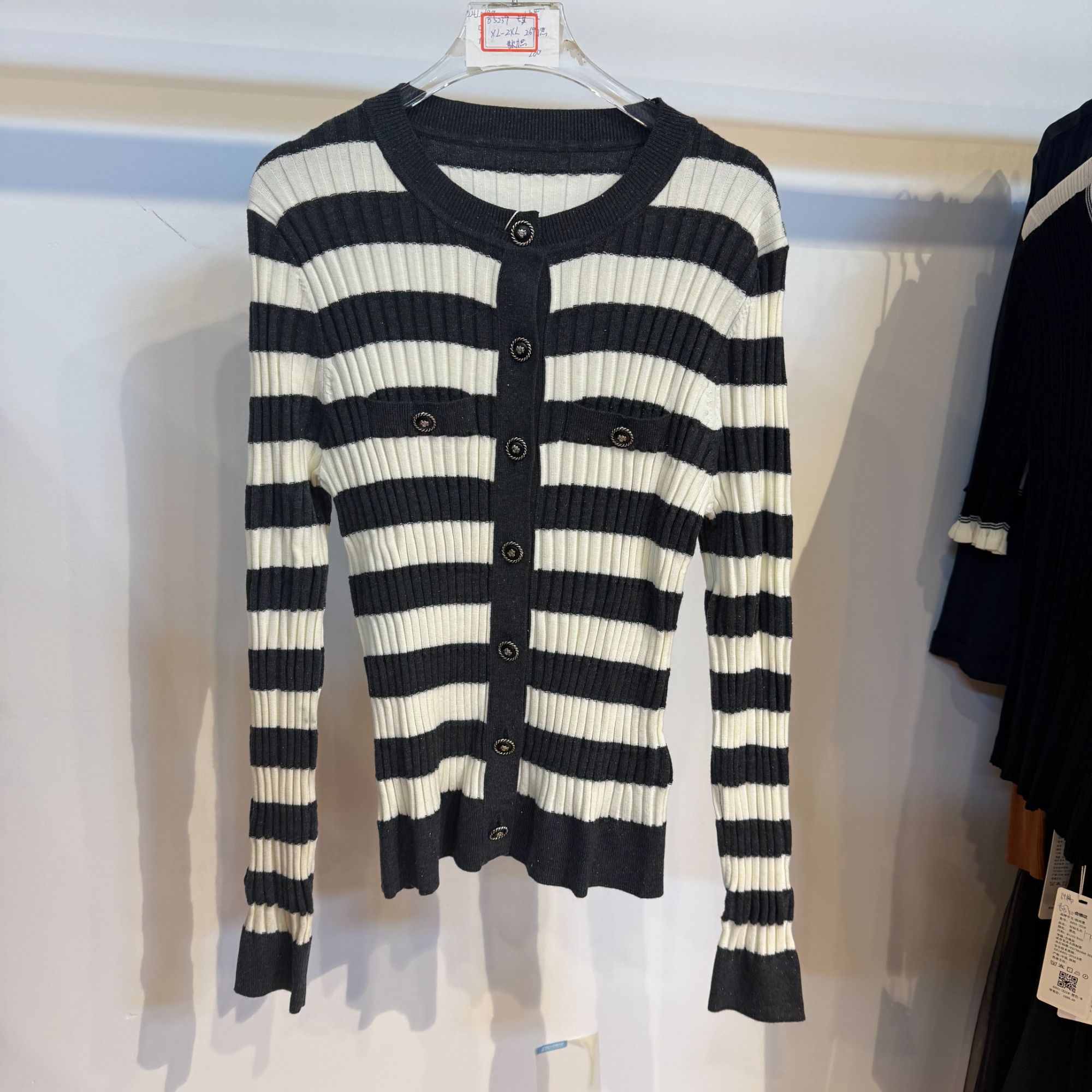 *【大喜】新款气质圆领条纹针织衫【D24M0241】