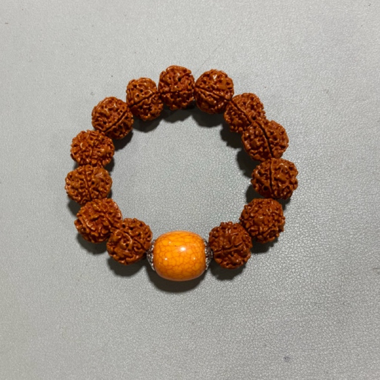 W351金刚菩提单圈手串: