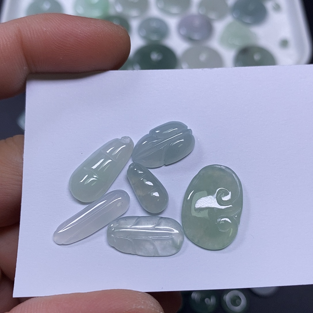 翡翠未镶嵌吊坠(不含链)6