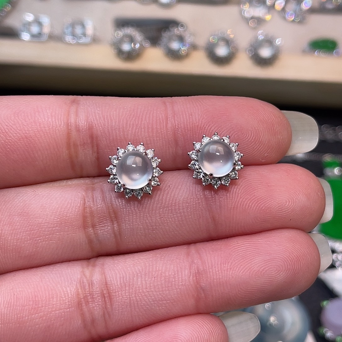 翡翠18K金镶嵌耳饰蛋面