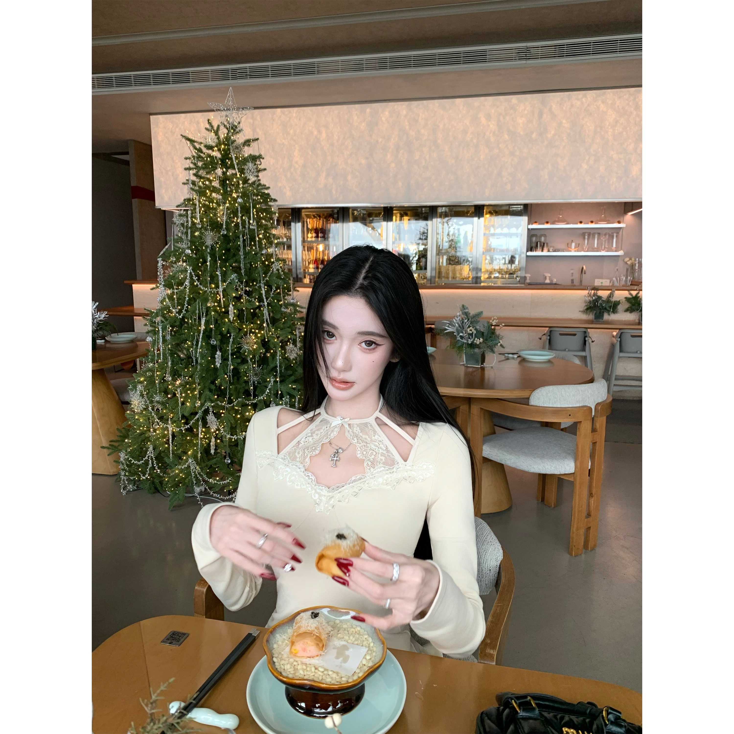 Barb Chill【12/20-10:00新品】【白茶黎香】挂脖蕾丝针织上衣套装