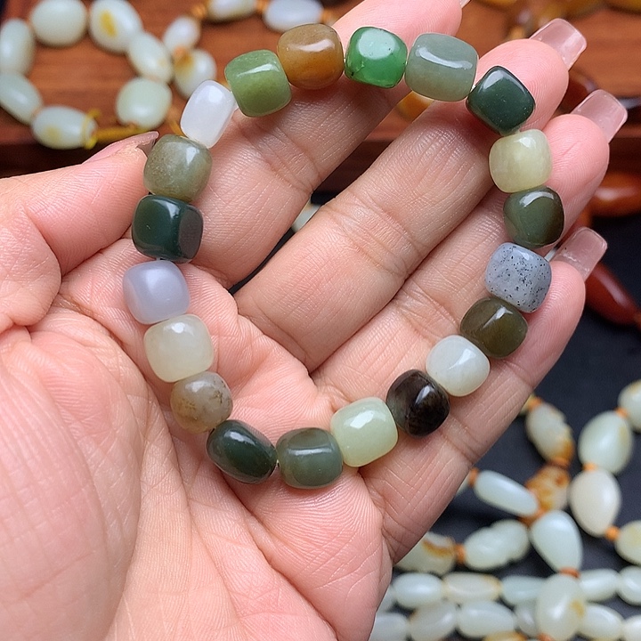 和田玉未镶嵌手串