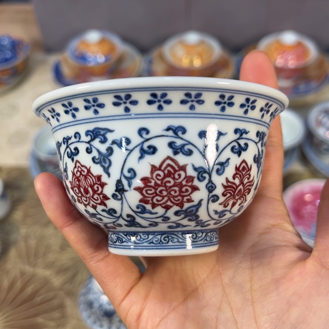 大****汇永乐青花釉里红缠枝莲大压手