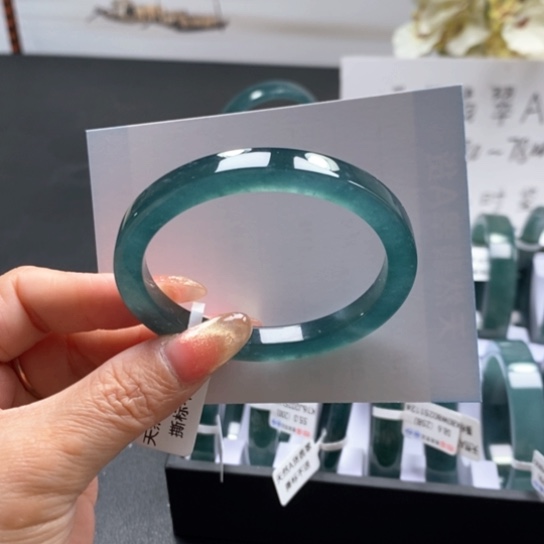 翡翠手镯未镶嵌54贵妃