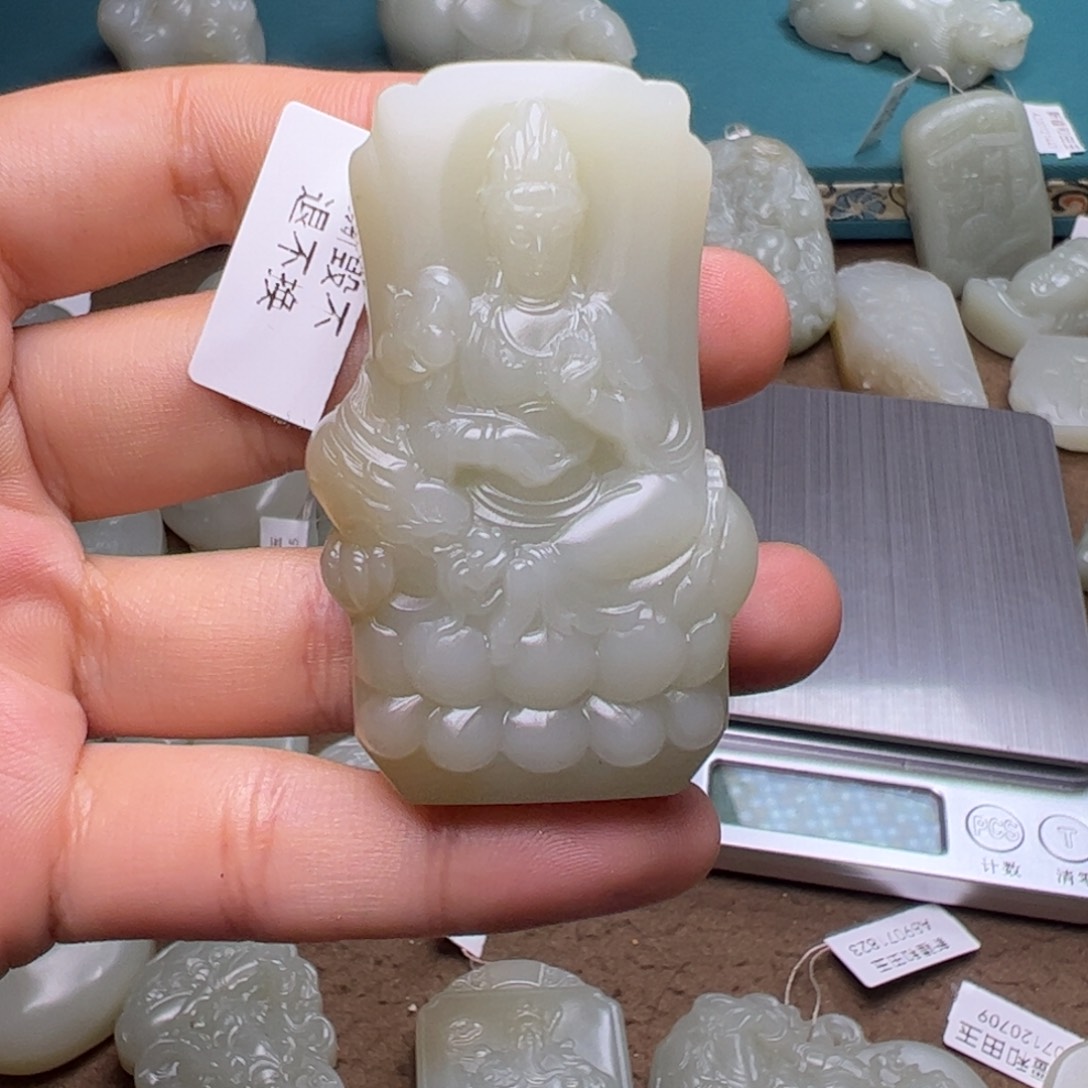 和田玉颈饰未镶嵌释*愚