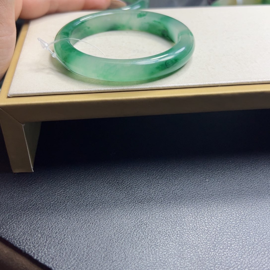 石英质玉手镯未镶嵌猪***享