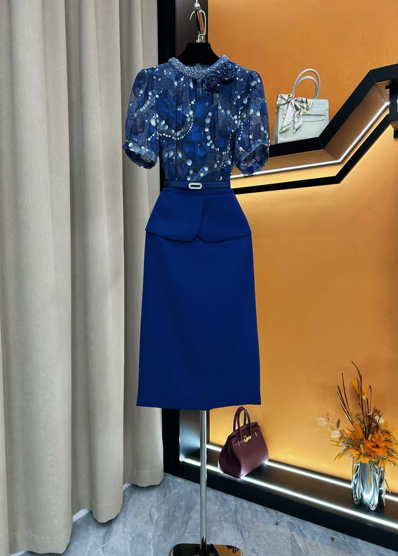 61237夏季新品气质减龄手工钻立体花朵装饰设计感轻奢女神连衣裙