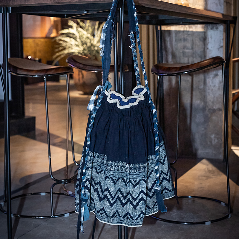 抱朴 孤品 原创设计 手工瑶族蜡染裙包 便携式收纳包休闲旅行包