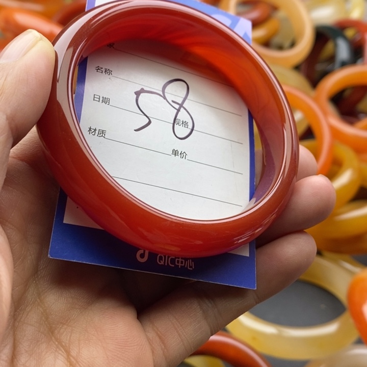 未镶嵌手镯石英质玉