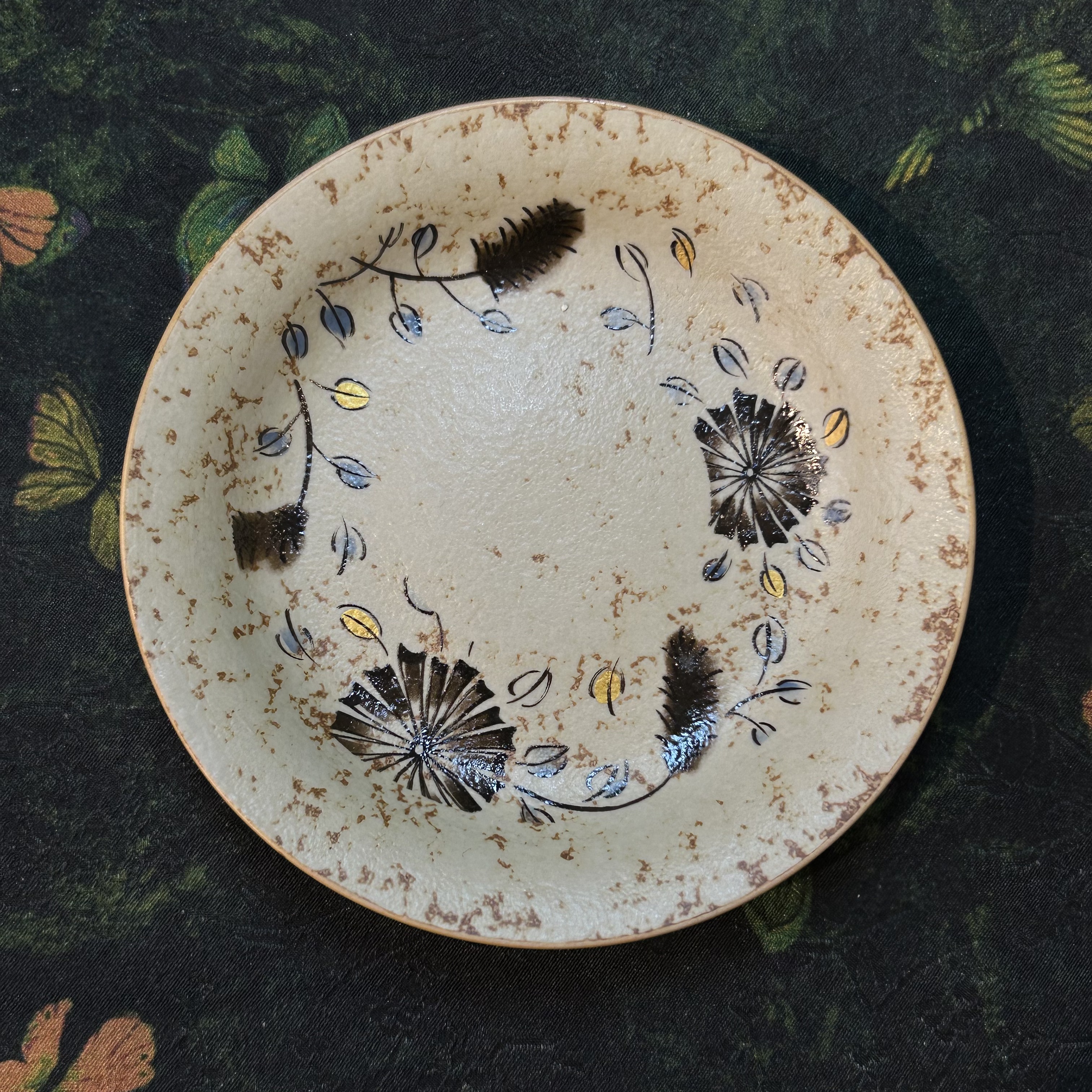 狗尾巴草火石红圆盘壶承