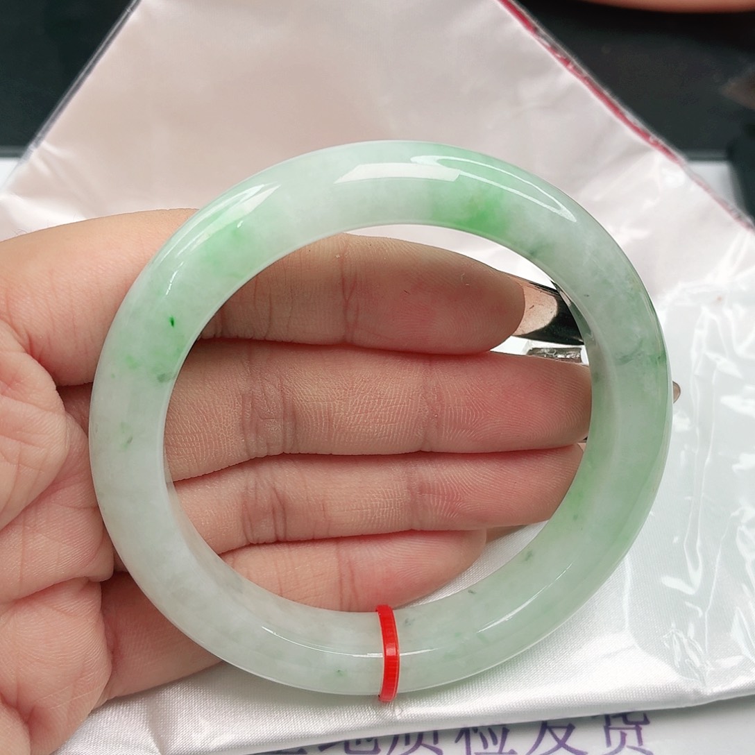 未镶嵌手镯翡翠翡翠