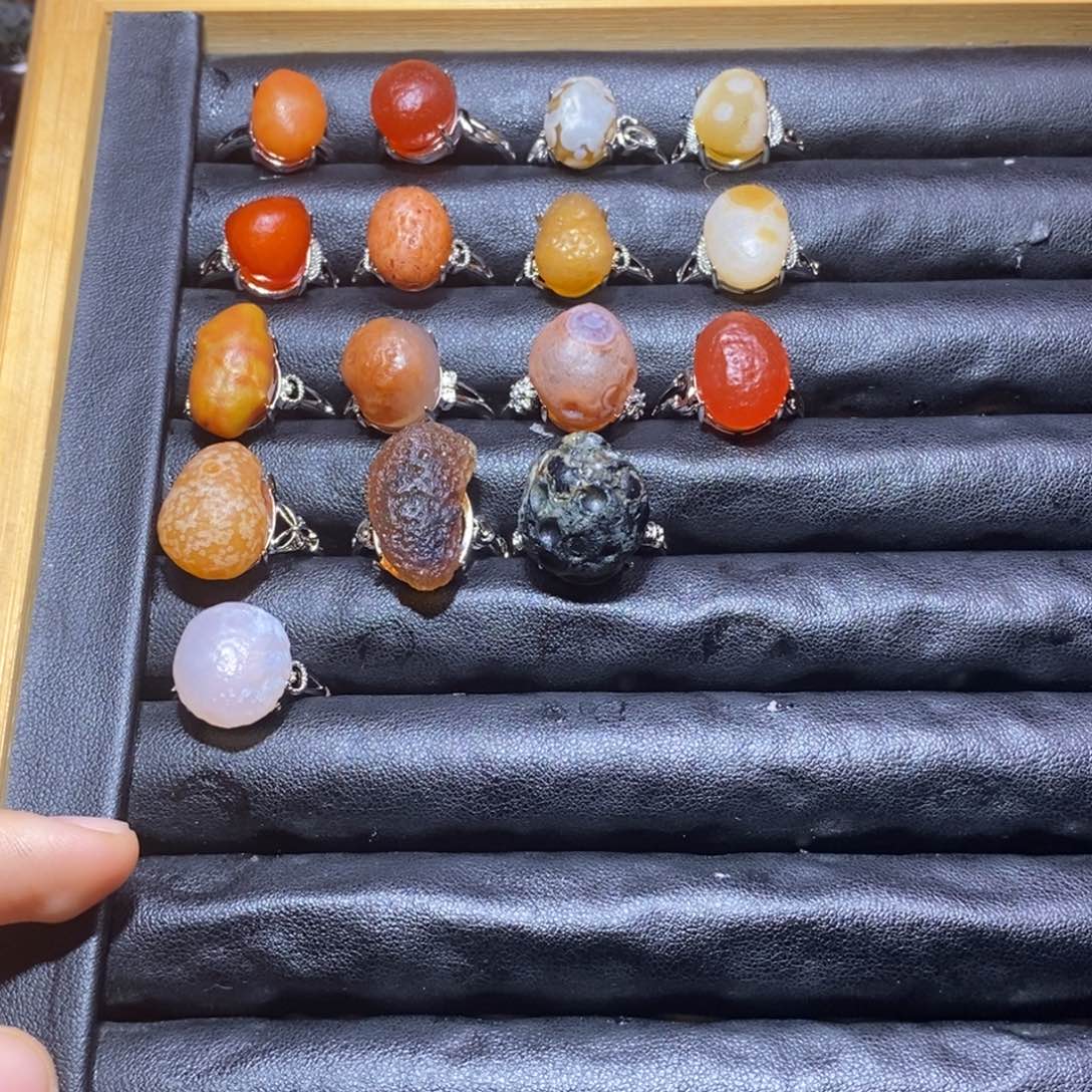 Y***S玛瑙/玉髓合金戒指