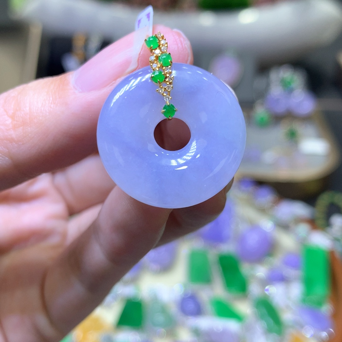 【闪购商品】翡翠颈饰18K金镶嵌翡翠吊坠项链