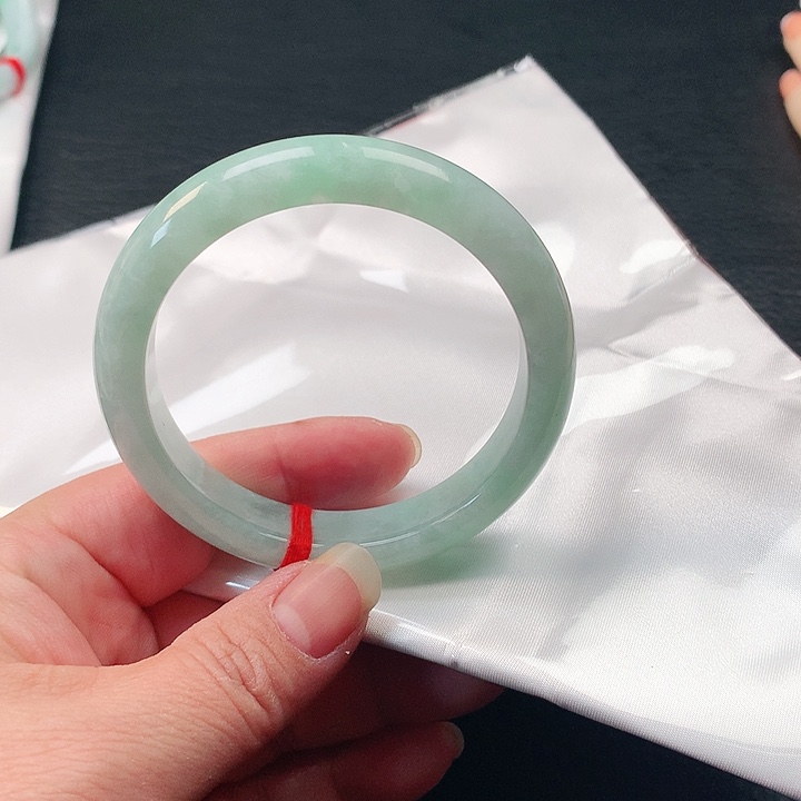 翡翠手镯未镶嵌翡翠032