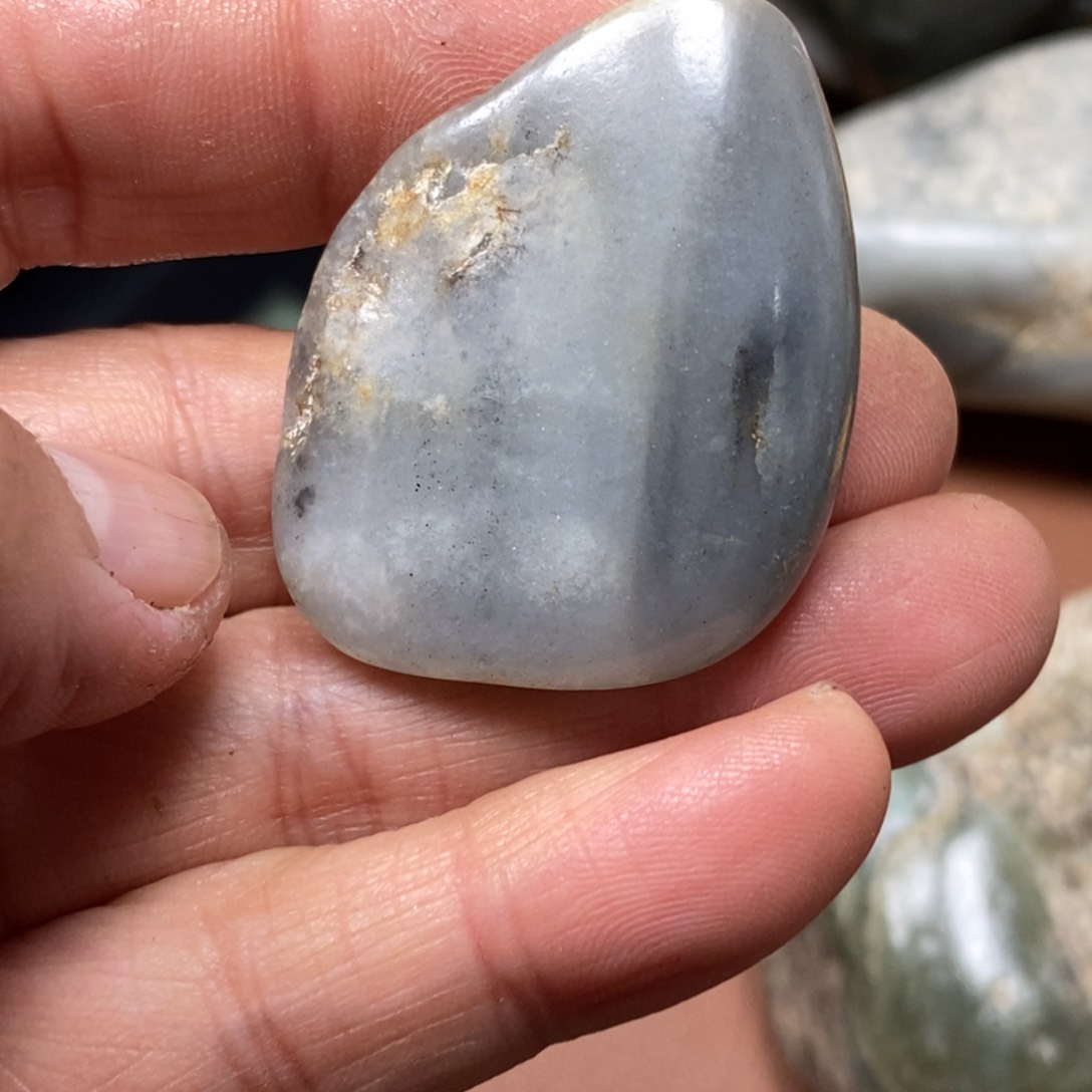 和田玉挂件足铂镶嵌