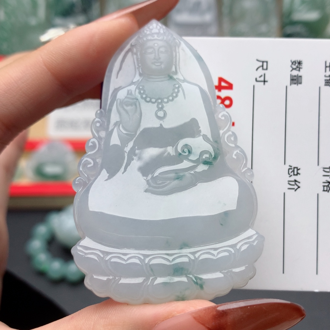 颈饰未镶嵌翡翠素衣观音