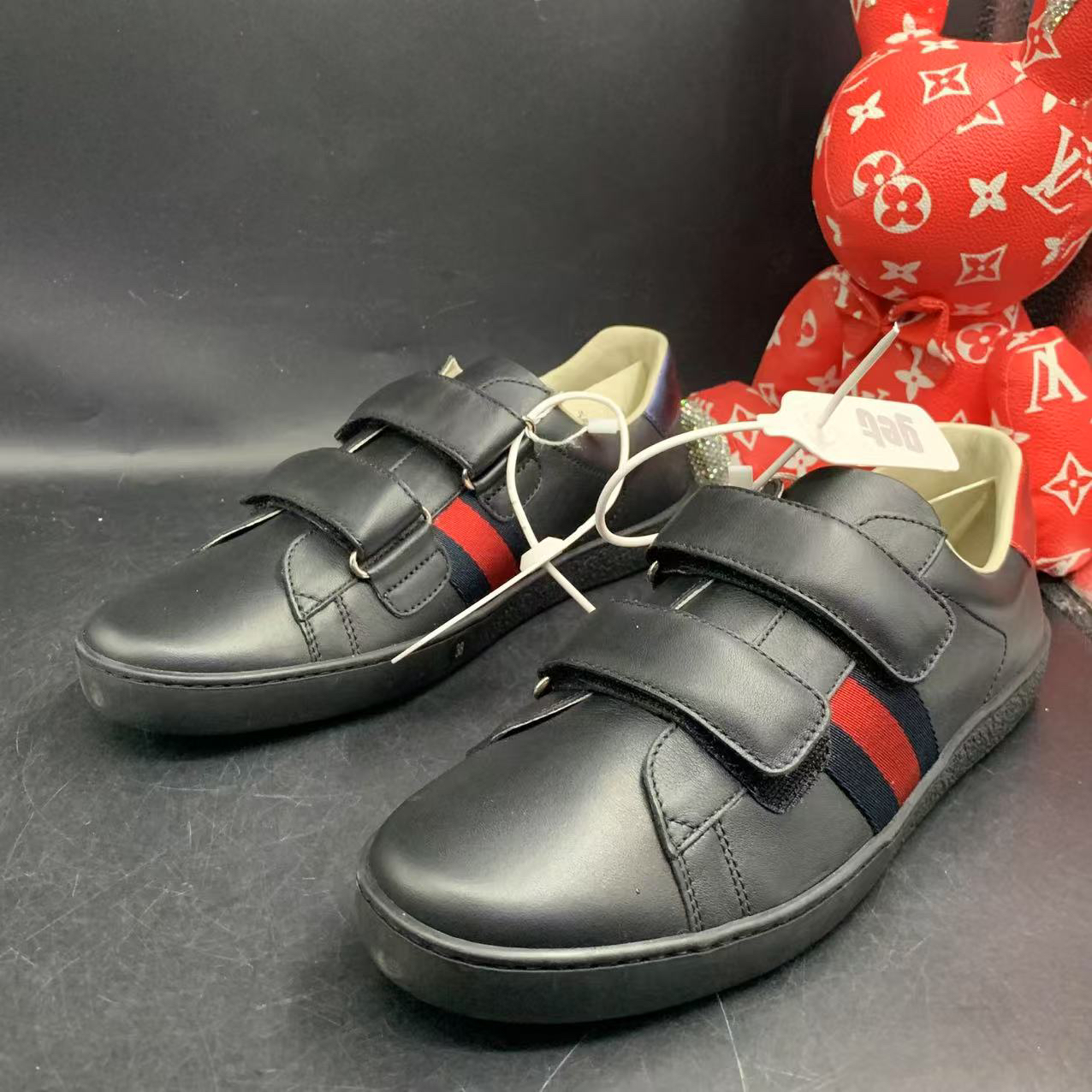 99新 GUCCI/古驰 黑色ACE魔术贴时尚板鞋38欧码kke135
