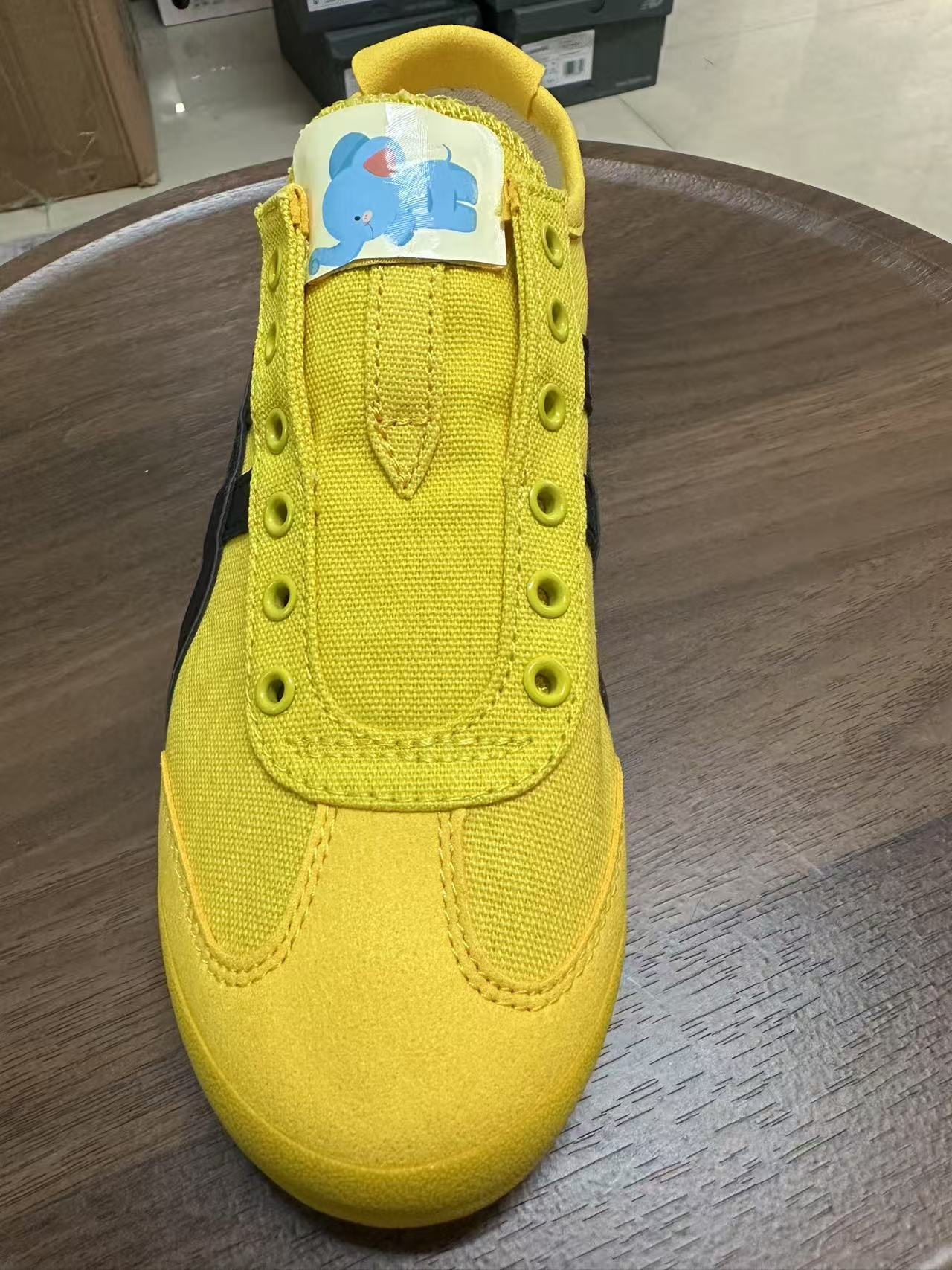 【按EUR0发货】休闲黄色布鞋83A746