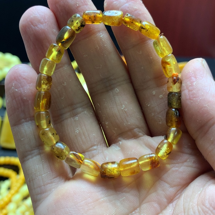 琥珀珠宝奇石未镶嵌