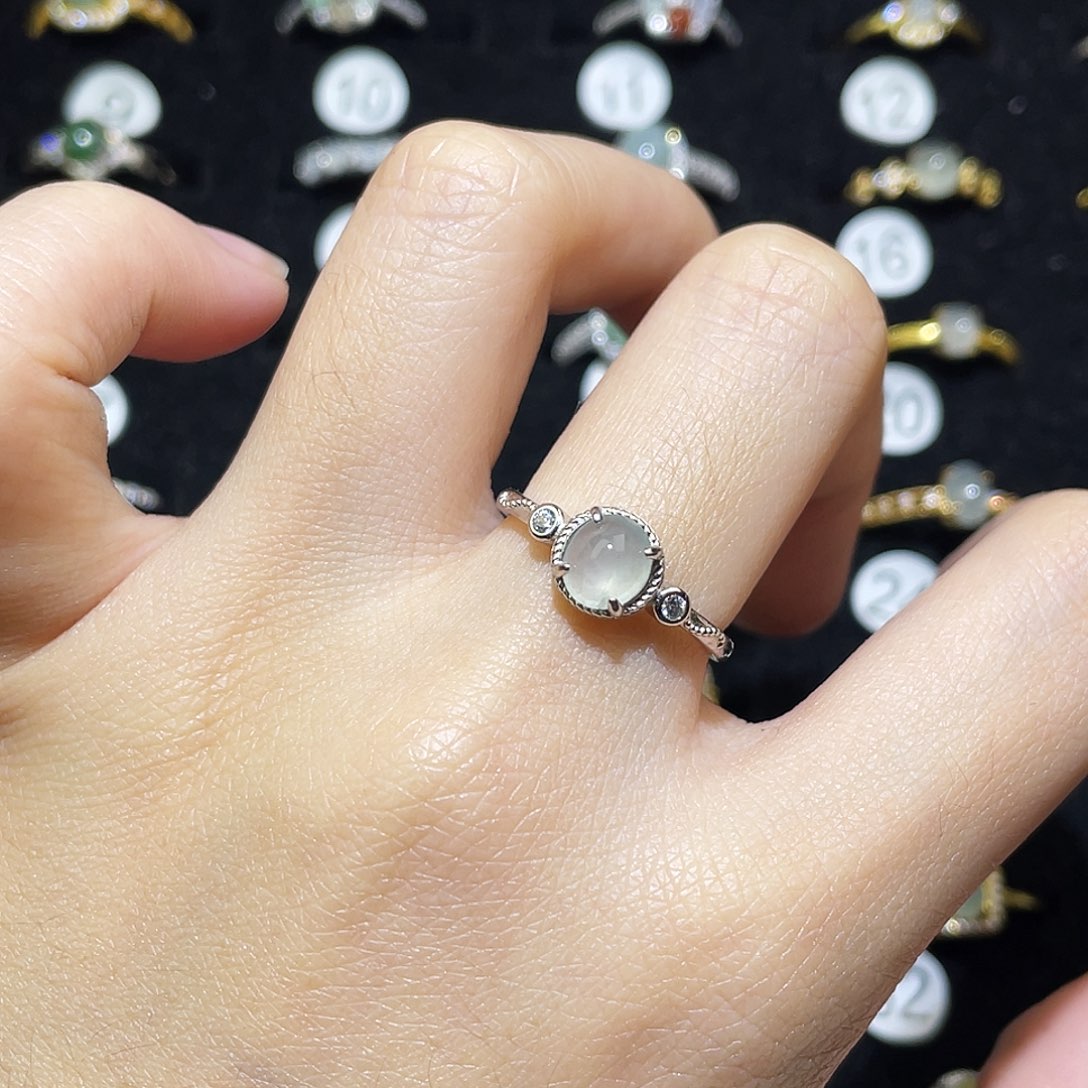 小***）翡翠未镶嵌戒指戒指