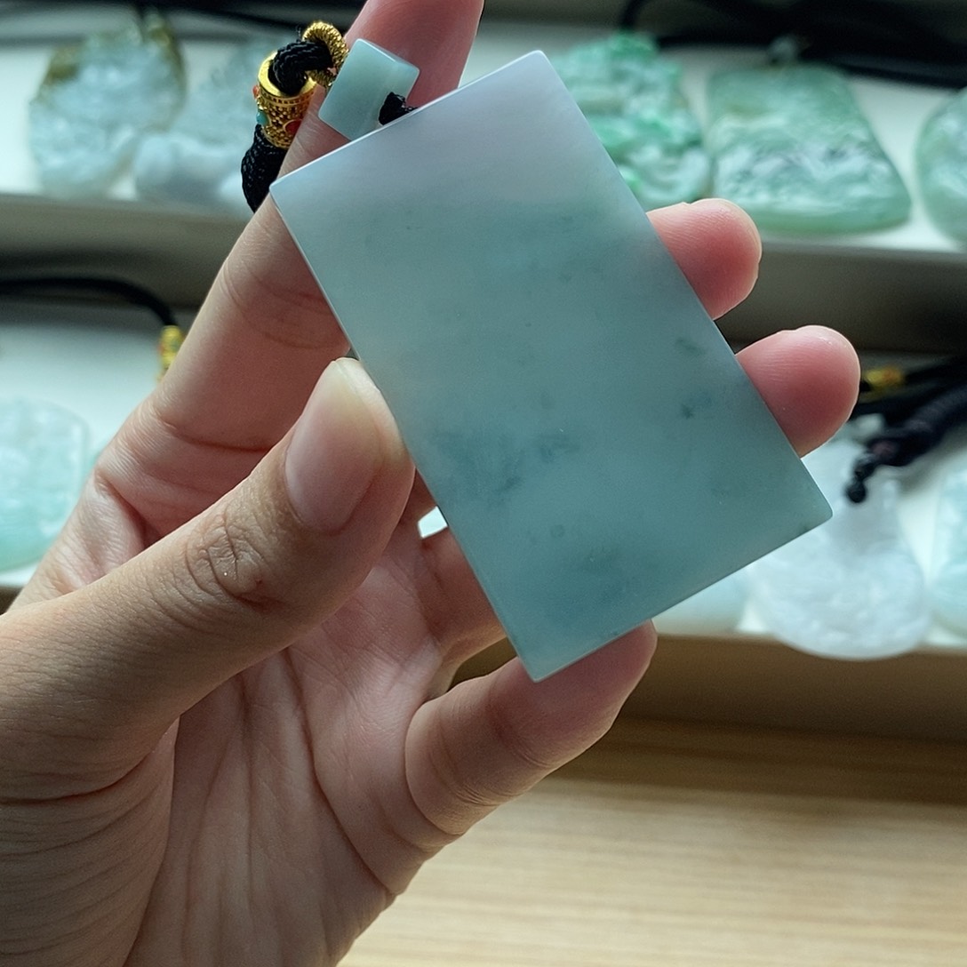 【闪购商品】翡翠未镶嵌颈饰
