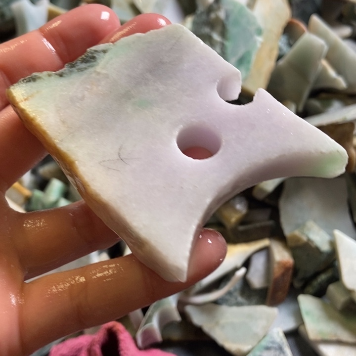 翡翠颈饰未镶嵌天然翡翠