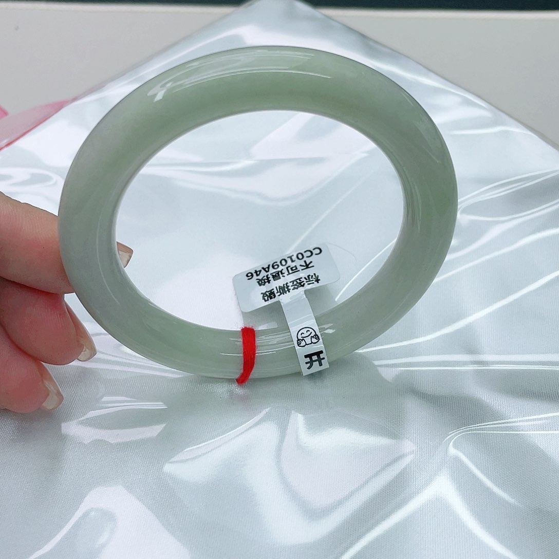 翡翠手镯未镶嵌圆56.7