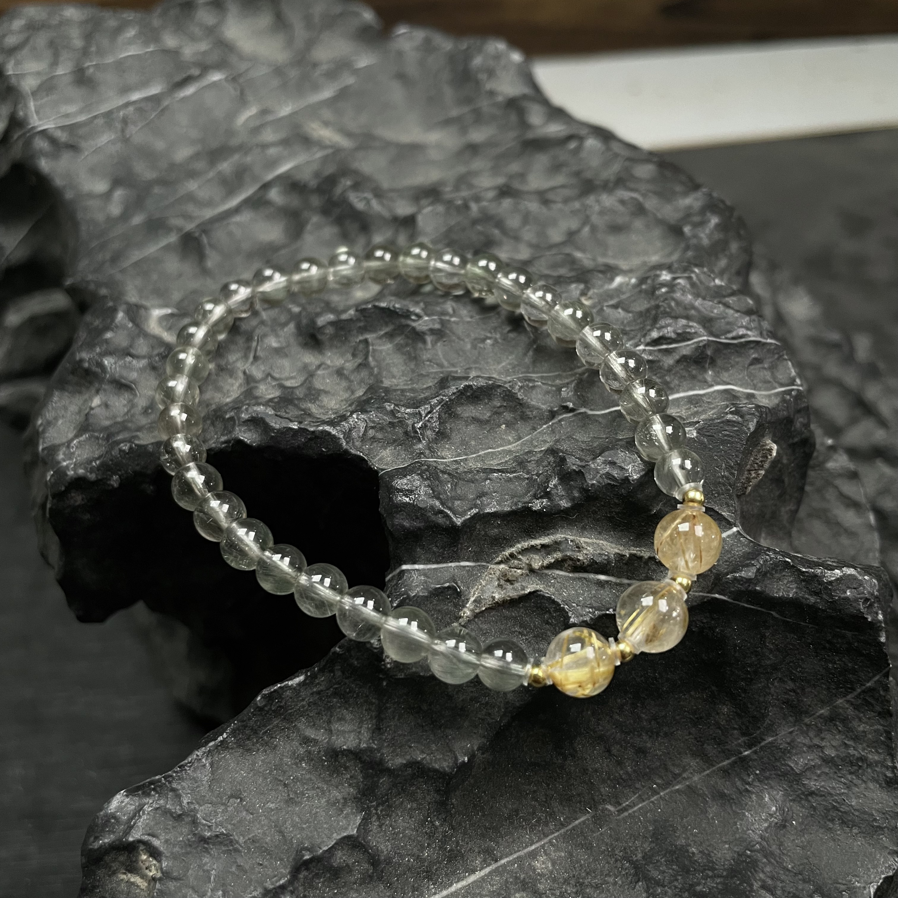 【小富婆】绿兔毛金发晶手串 KT25060617