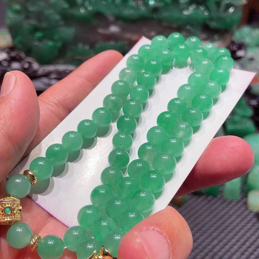 石英质玉颈饰合金