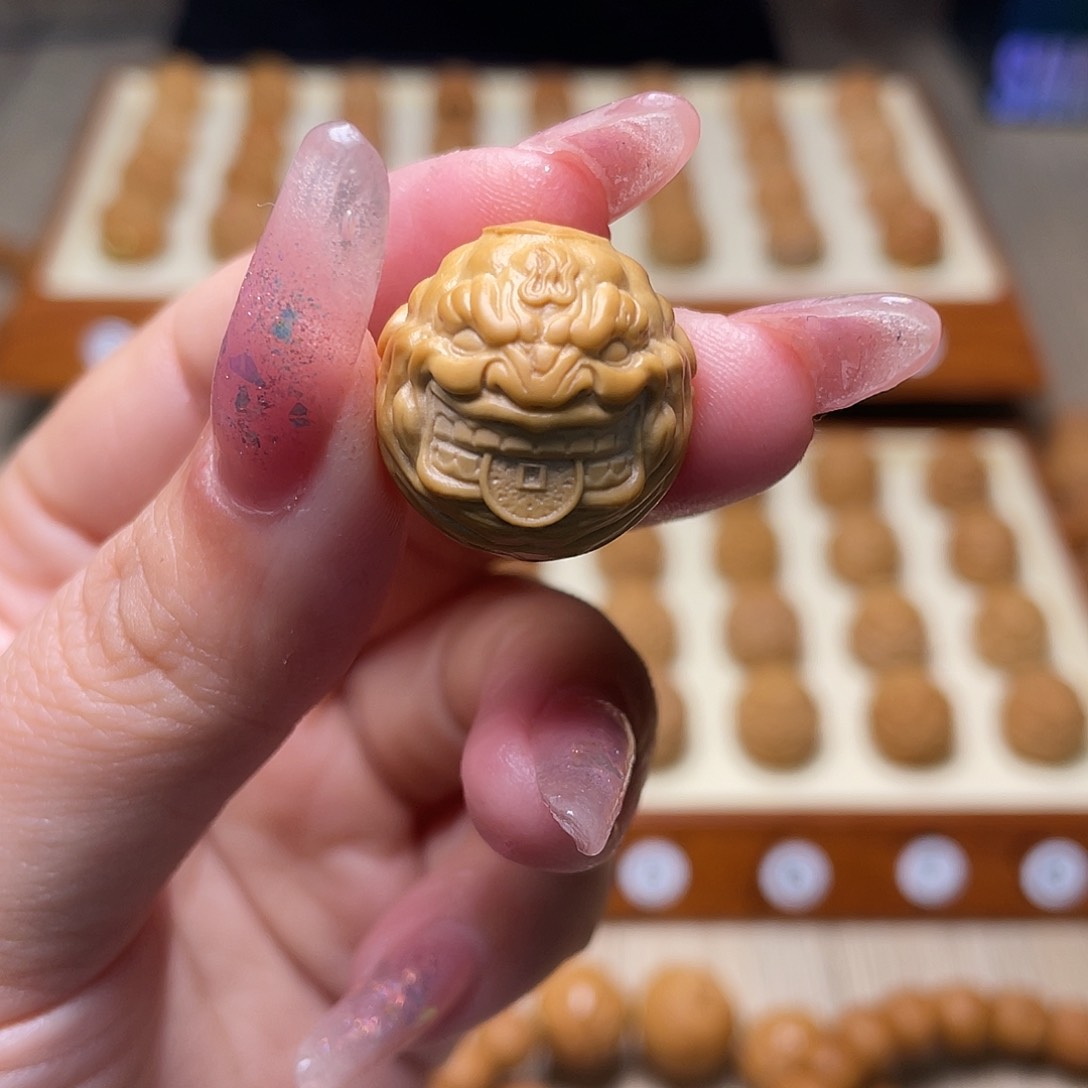 猴头核桃把件@**跑19左右猴头核桃咬钱恶僧