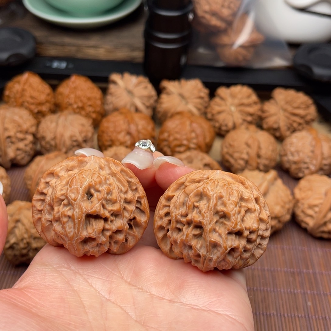 文玩核桃吊坠小*哥43苹果园