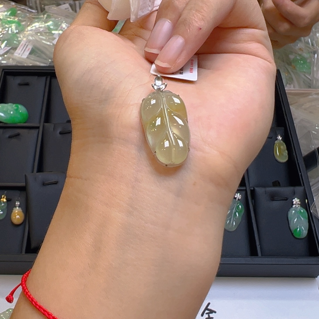 吊坠(不含链)18K金镶嵌翡翠