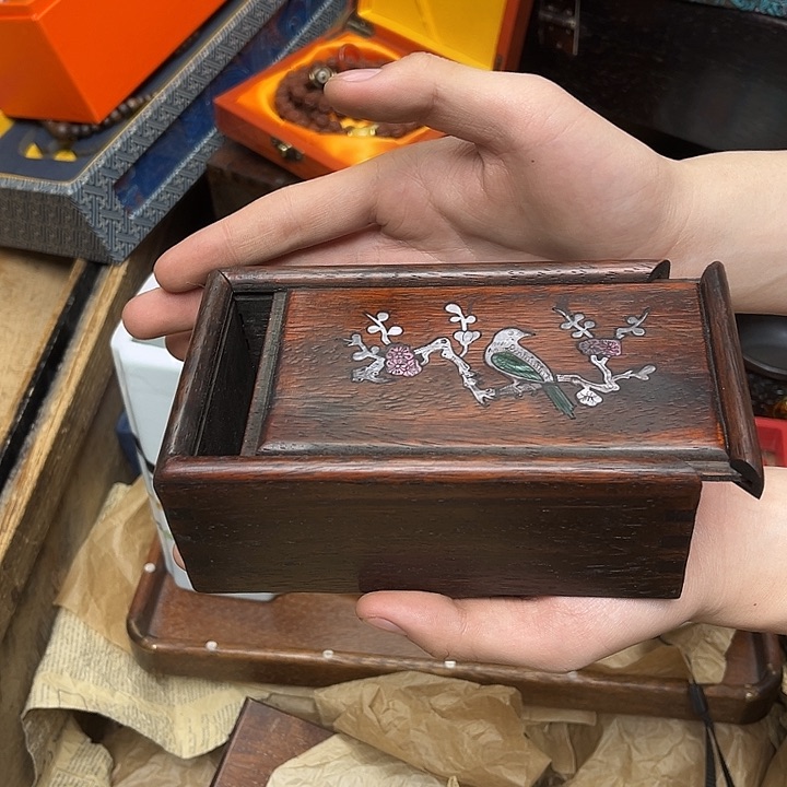 大叶紫檀（黑酸枝木类）