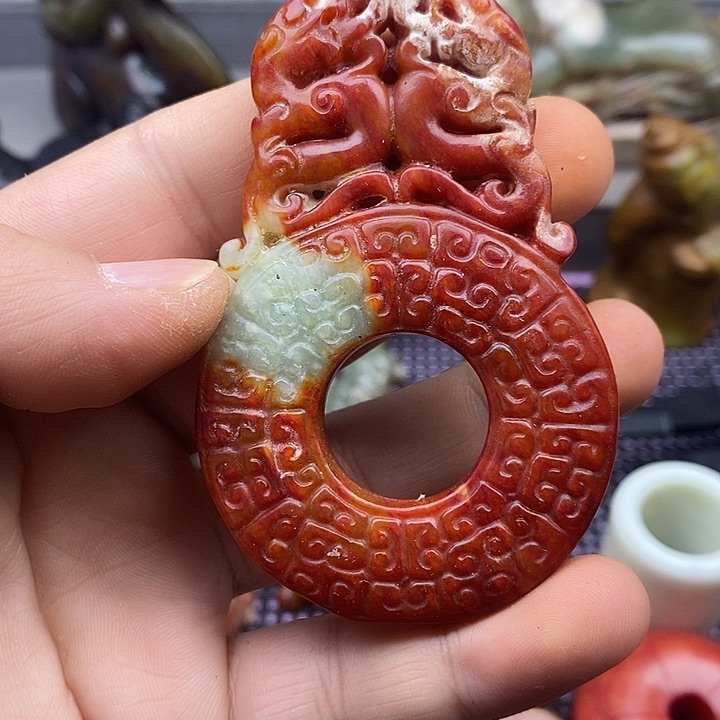 未镶嵌蛇纹石玉颈饰